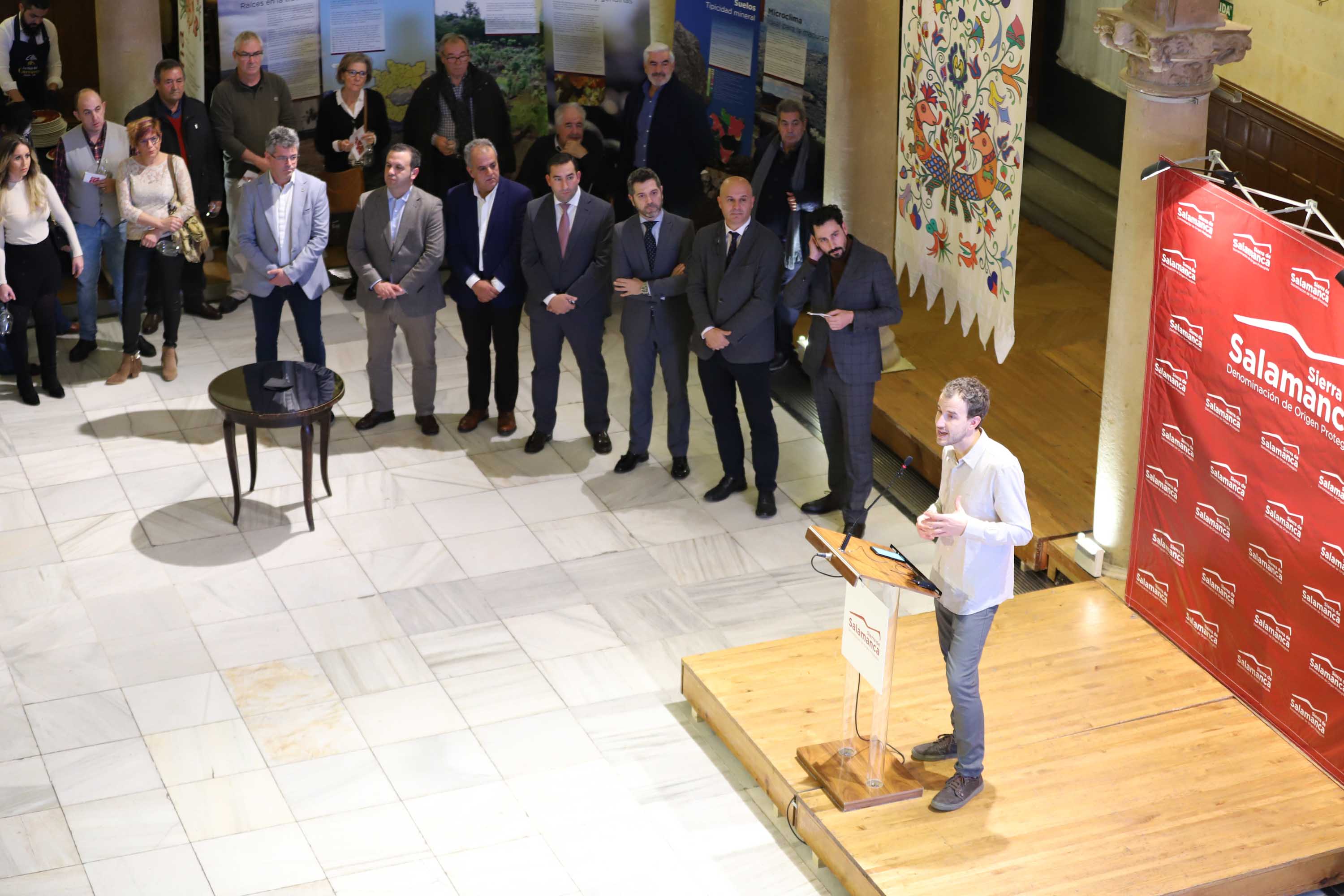 La gala de 2019 se celebró, un año más, en el incomparable marco del Casino de Salamanca, adornado para la ocasión con estandartes bordados con motivos serranos de Mogarraz y San Esteban de la Sierra