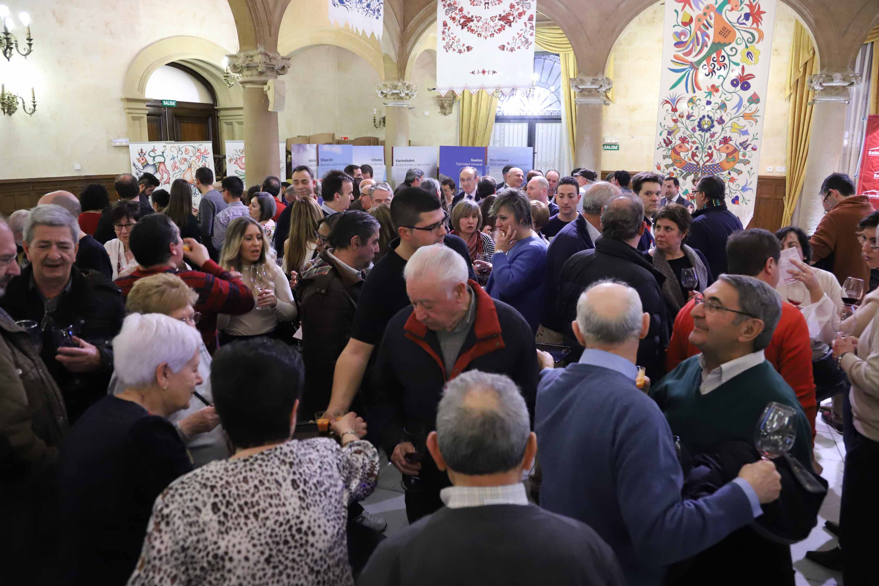 La gala de 2019 se celebró, un año más, en el incomparable marco del Casino de Salamanca, adornado para la ocasión con estandartes bordados con motivos serranos de Mogarraz y San Esteban de la Sierra