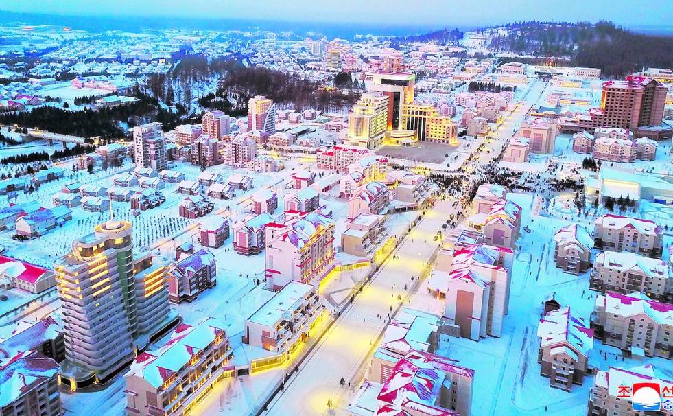 Vista aérea de la ciudad de Samjiyon, según la imagen ofrecida por la agencia oficial norcoreana.
