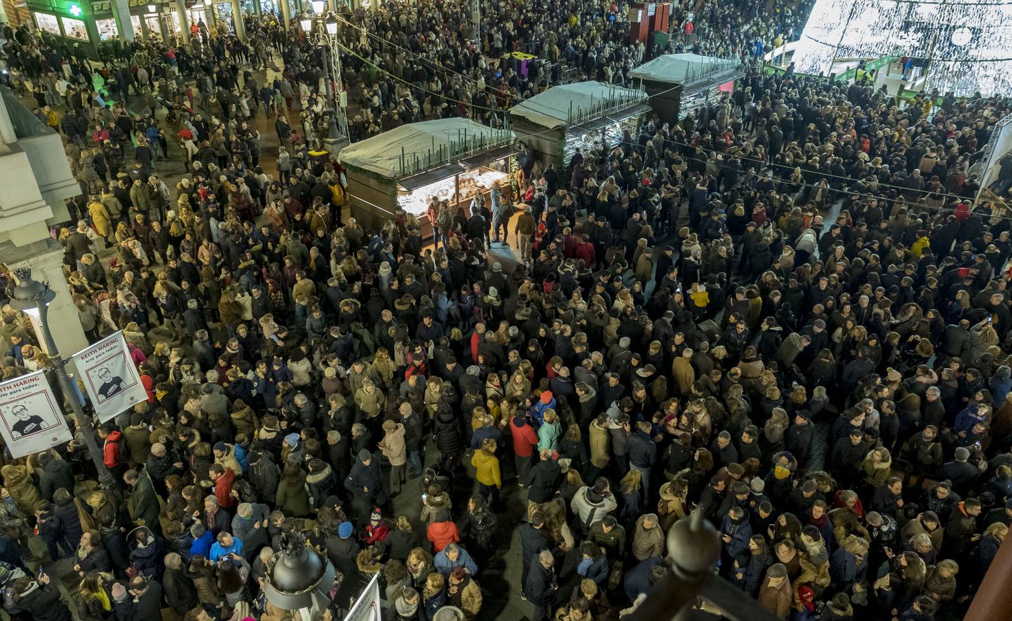 Que además contó con un recital de villancicos a cargo de Cover Club en el balcón consistorial dentro de los actos navideños organizados por el Ayuntamiento