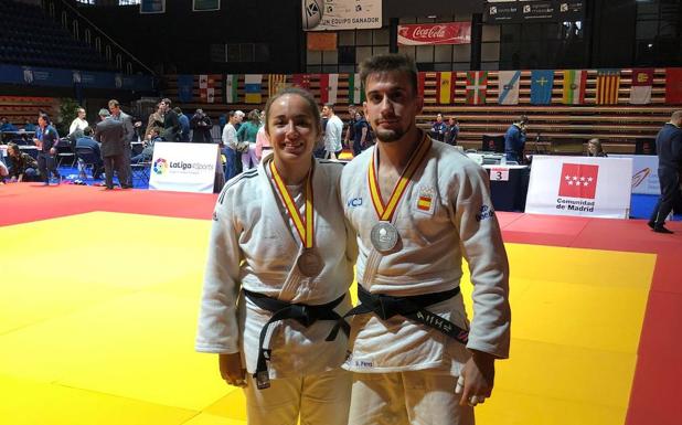 Inés Antolín y Daniel Pérez con sus medallas.