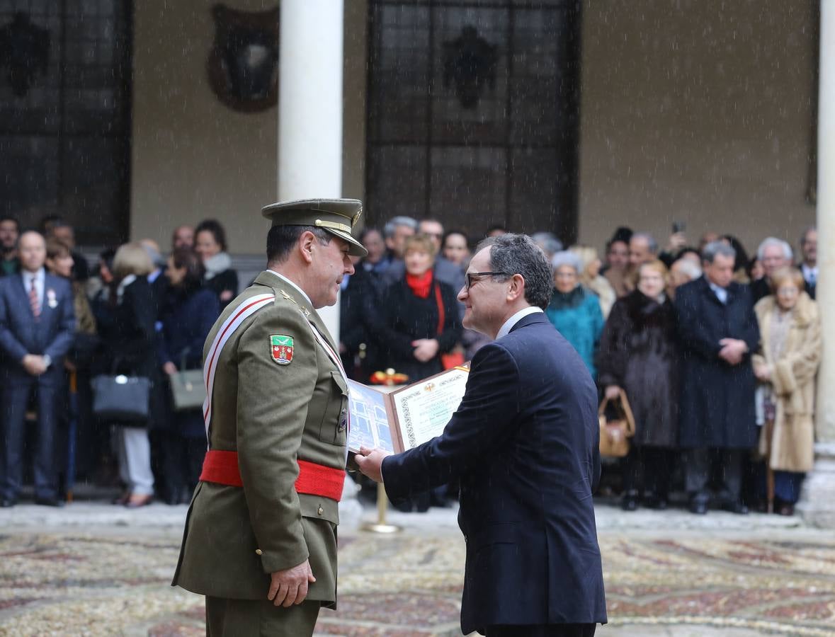El arma de Infantería, el Cuerpo Jurídico Militar y los capellanes castrenses festejaron hoy a su patrona, la Inmaculada Concepción, en un acto celebrado en el Palacio Real de Valladolid