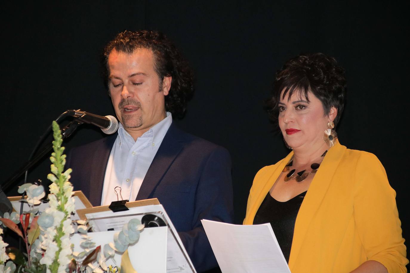 El centro cultural Eloy Arribas ha acogido este fin de semana la presentación del calendario erótico en el que vecinos de Pedrajas de San Esteban posan con fines benéficos, con el objetivo de recaudar fondos para causas solidarias. El pasado calendario (el de este año 2019) consiguió dinero para la Asociación Española para el Cáncer. La recaudación por la venta de la edición del próximo año se destinará a la Asociación de Familiares de Enfermos de Alzhéimer y otras demencias de la comarca de Íscar