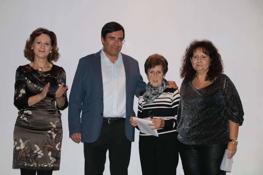El centro cultural Eloy Arribas ha acogido este fin de semana la presentación del calendario erótico en el que vecinos de Pedrajas de San Esteban posan con fines benéficos, con el objetivo de recaudar fondos para causas solidarias. El pasado calendario (el de este año 2019) consiguió dinero para la Asociación Española para el Cáncer. La recaudación por la venta de la edición del próximo año se destinará a la Asociación de Familiares de Enfermos de Alzhéimer y otras demencias de la comarca de Íscar