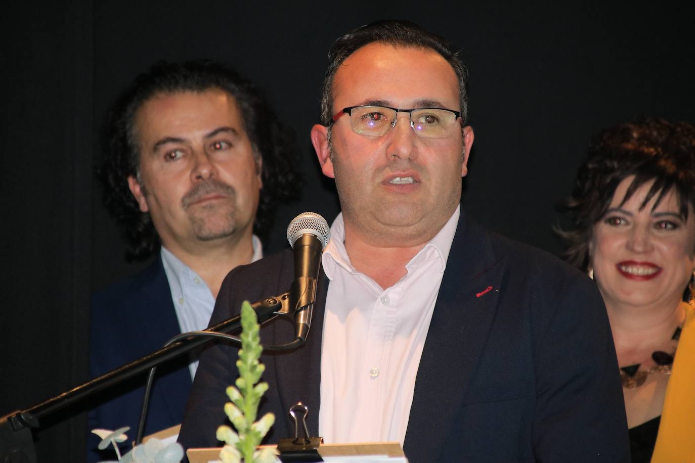 El centro cultural Eloy Arribas ha acogido este fin de semana la presentación del calendario erótico en el que vecinos de Pedrajas de San Esteban posan con fines benéficos, con el objetivo de recaudar fondos para causas solidarias. El pasado calendario (el de este año 2019) consiguió dinero para la Asociación Española para el Cáncer. La recaudación por la venta de la edición del próximo año se destinará a la Asociación de Familiares de Enfermos de Alzhéimer y otras demencias de la comarca de Íscar