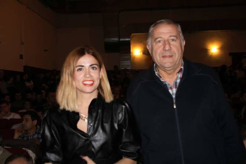 El centro cultural Eloy Arribas ha acogido este fin de semana la presentación del calendario erótico en el que vecinos de Pedrajas de San Esteban posan con fines benéficos, con el objetivo de recaudar fondos para causas solidarias. El pasado calendario (el de este año 2019) consiguió dinero para la Asociación Española para el Cáncer. La recaudación por la venta de la edición del próximo año se destinará a la Asociación de Familiares de Enfermos de Alzhéimer y otras demencias de la comarca de Íscar.