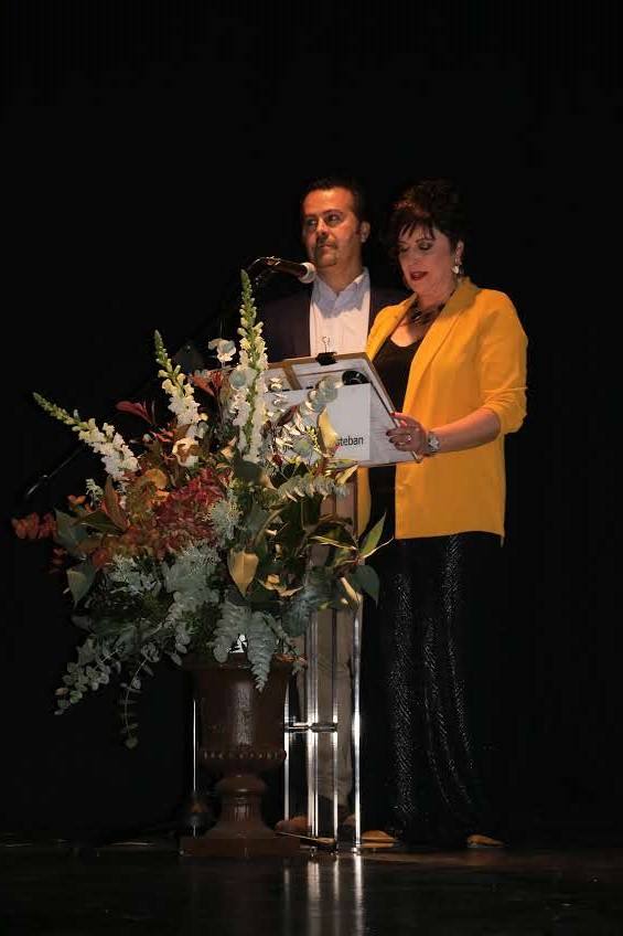 El centro cultural Eloy Arribas ha acogido este fin de semana la presentación del calendario erótico en el que vecinos de Pedrajas de San Esteban posan con fines benéficos, con el objetivo de recaudar fondos para causas solidarias. El pasado calendario (el de este año 2019) consiguió dinero para la Asociación Española para el Cáncer. La recaudación por la venta de la edición del próximo año se destinará a la Asociación de Familiares de Enfermos de Alzhéimer y otras demencias de la comarca de Íscar.