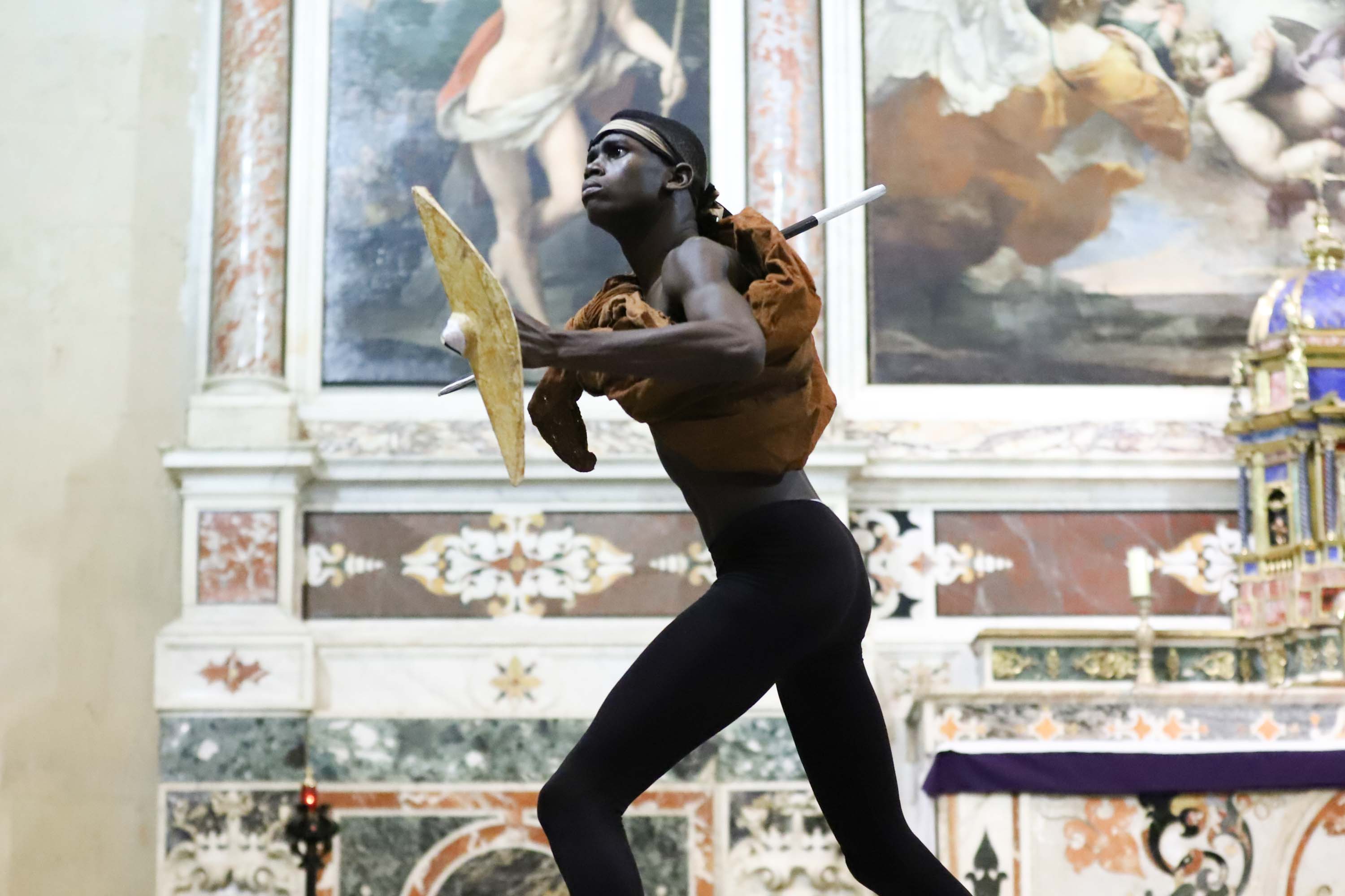 Espectáculo solidario de música y danza en la iglesia de la Purísima en Salamanca interpretado por los Uganda Sticks y los Tambores de Ruanda en apoyo de los huérfanos de Uganda
