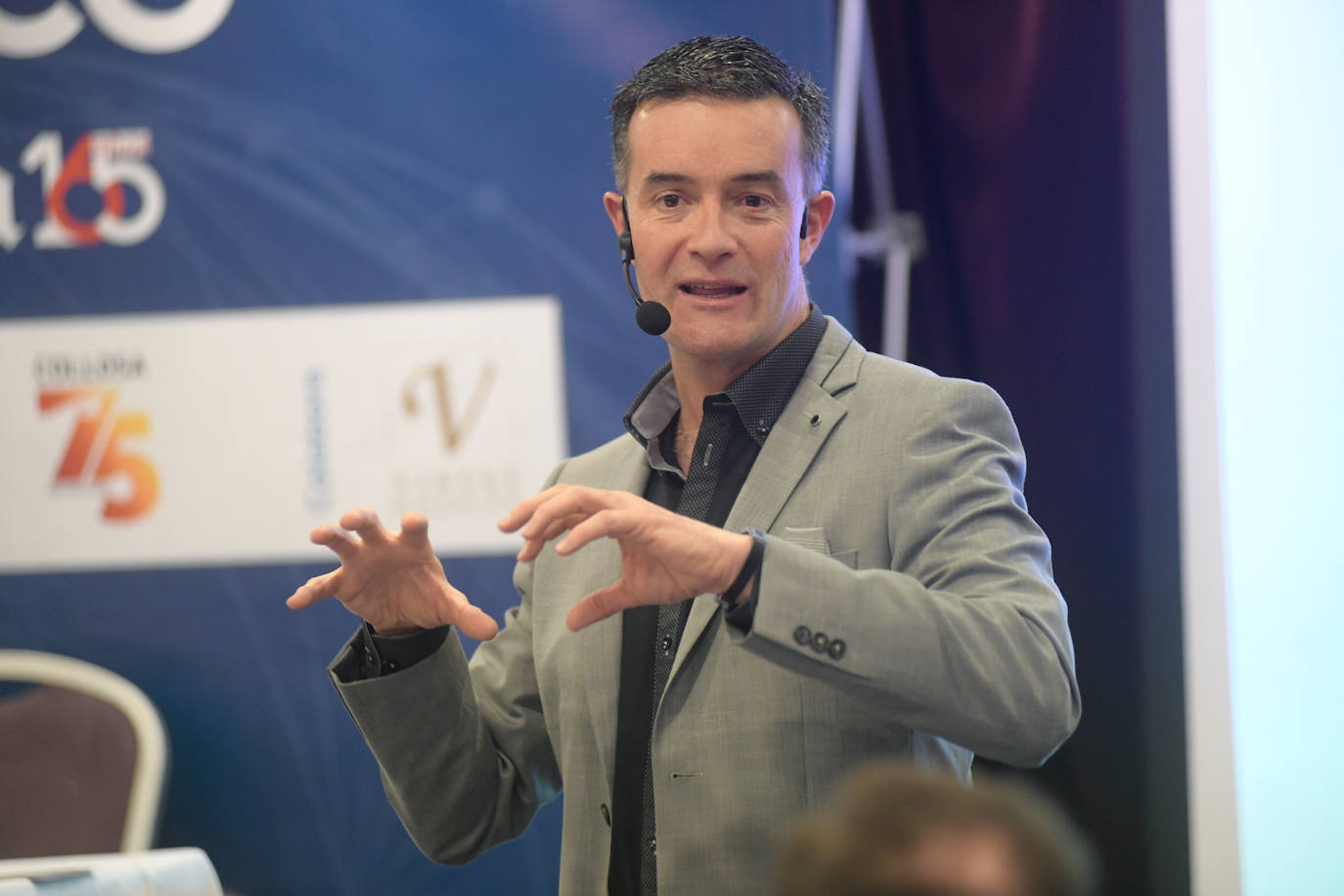 Fotos: Foro Económico con Iñigo Sáenz de Urturi