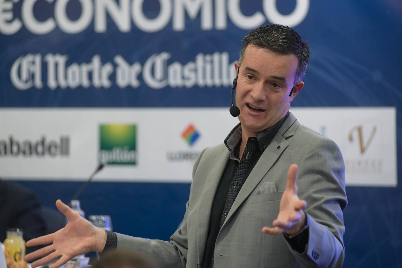 Fotos: Foro Económico con Iñigo Sáenz de Urturi