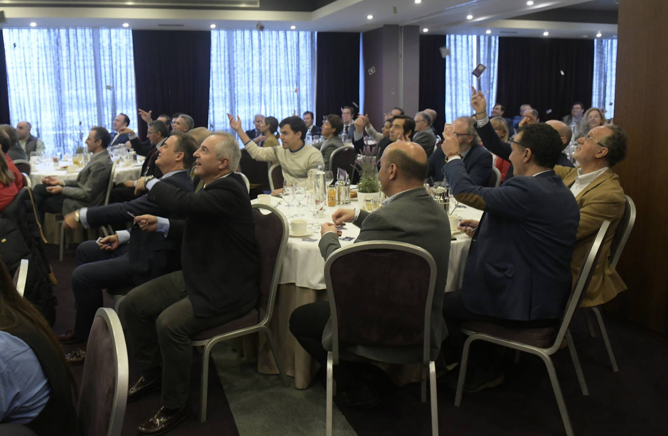 Fotos: Foro Económico con Iñigo Sáenz de Urturi