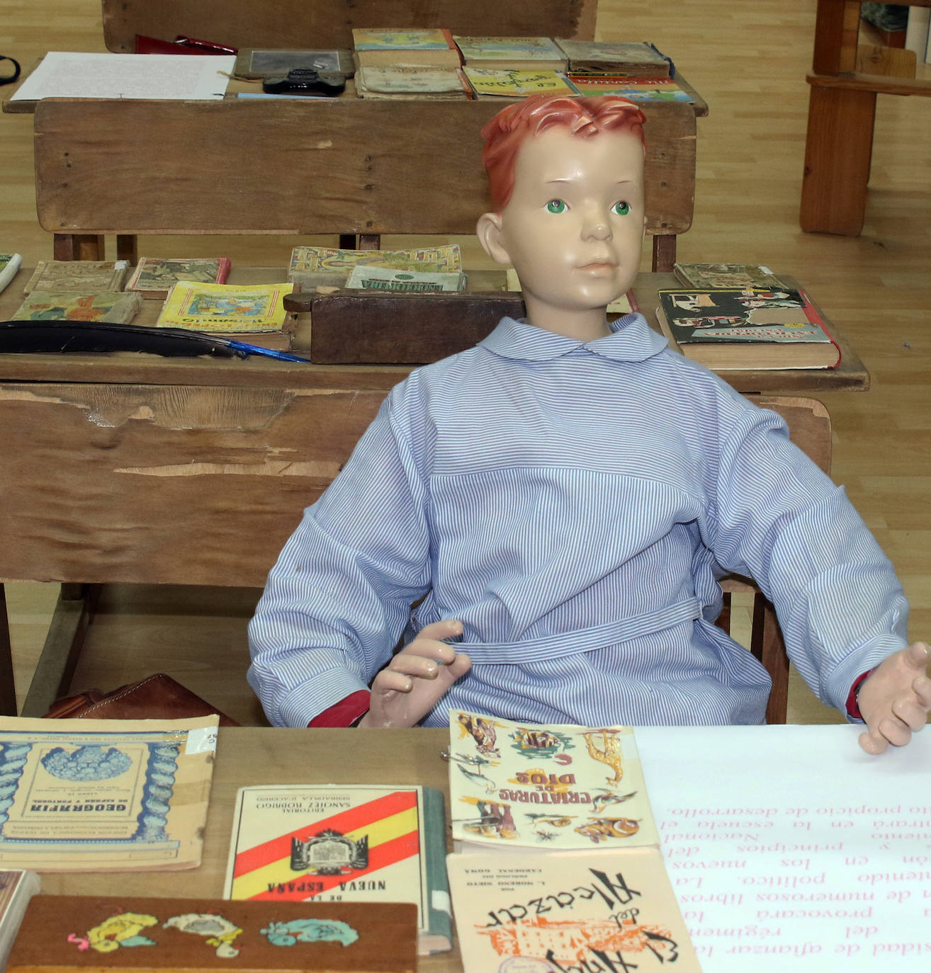 Exposicion 90 años de Escuela Pública en el Diego de Colmenares 