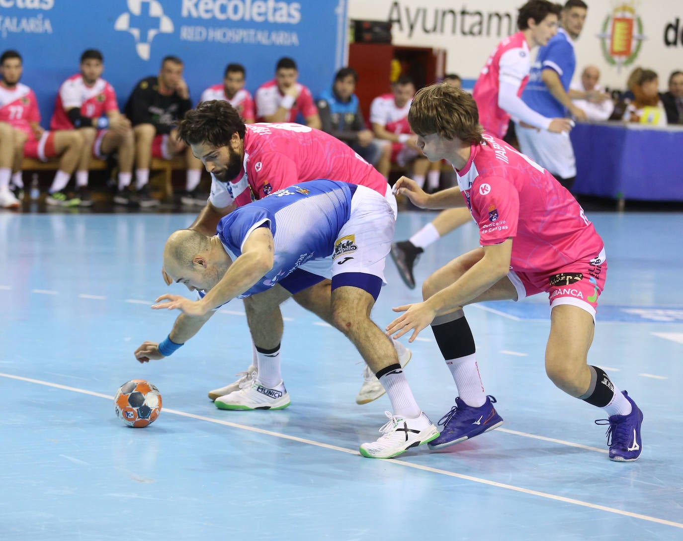 El Recoletas ha vencido al Cangas en el polideportivo Pisuerga en partido muy trabado. 