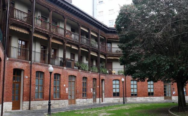 Plaza del Viejo Coso, situada junto a la calle San Quirce. 