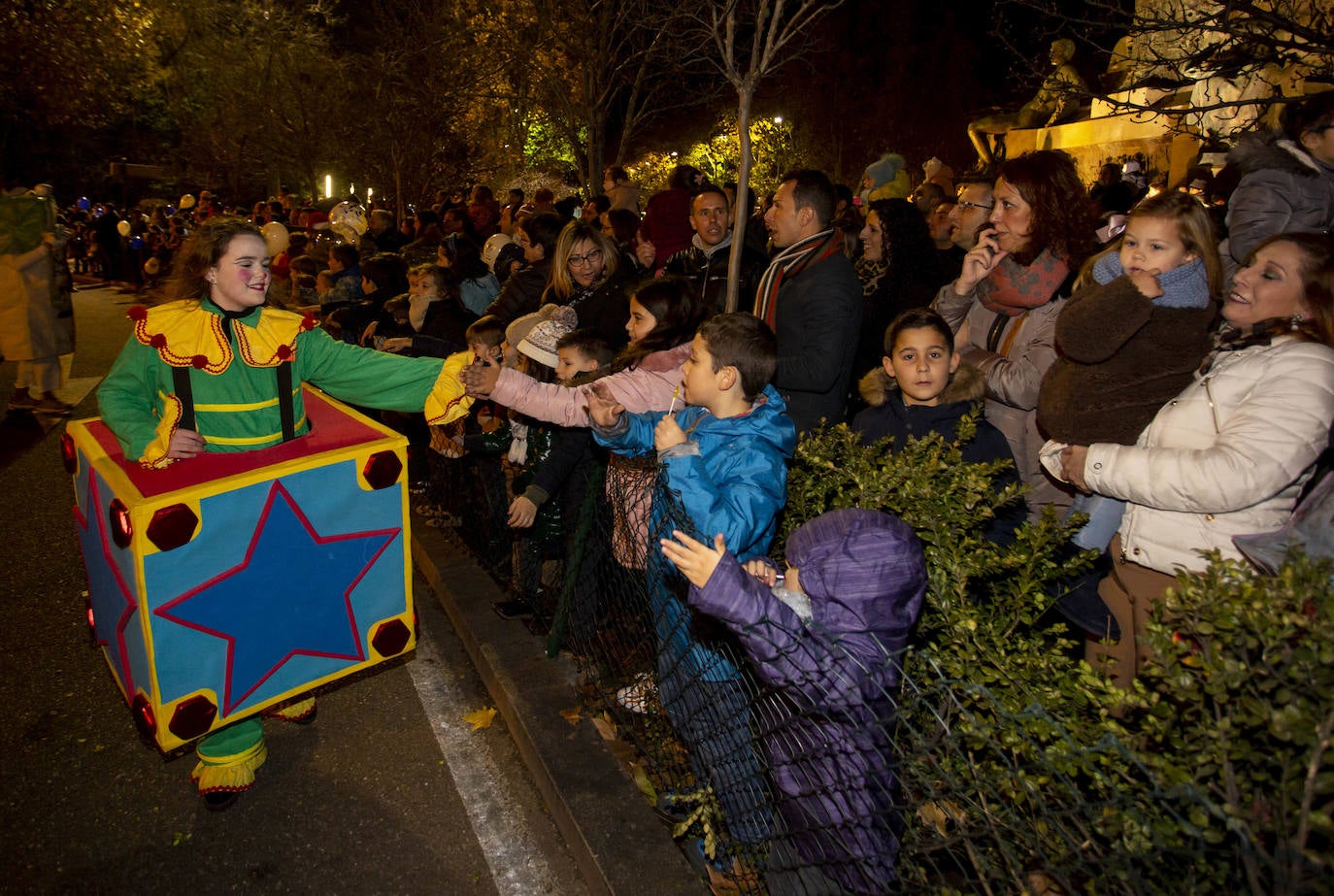 La Navidad se ha adelantado y Papá Noel ya recorre las calles de Valladolid. 