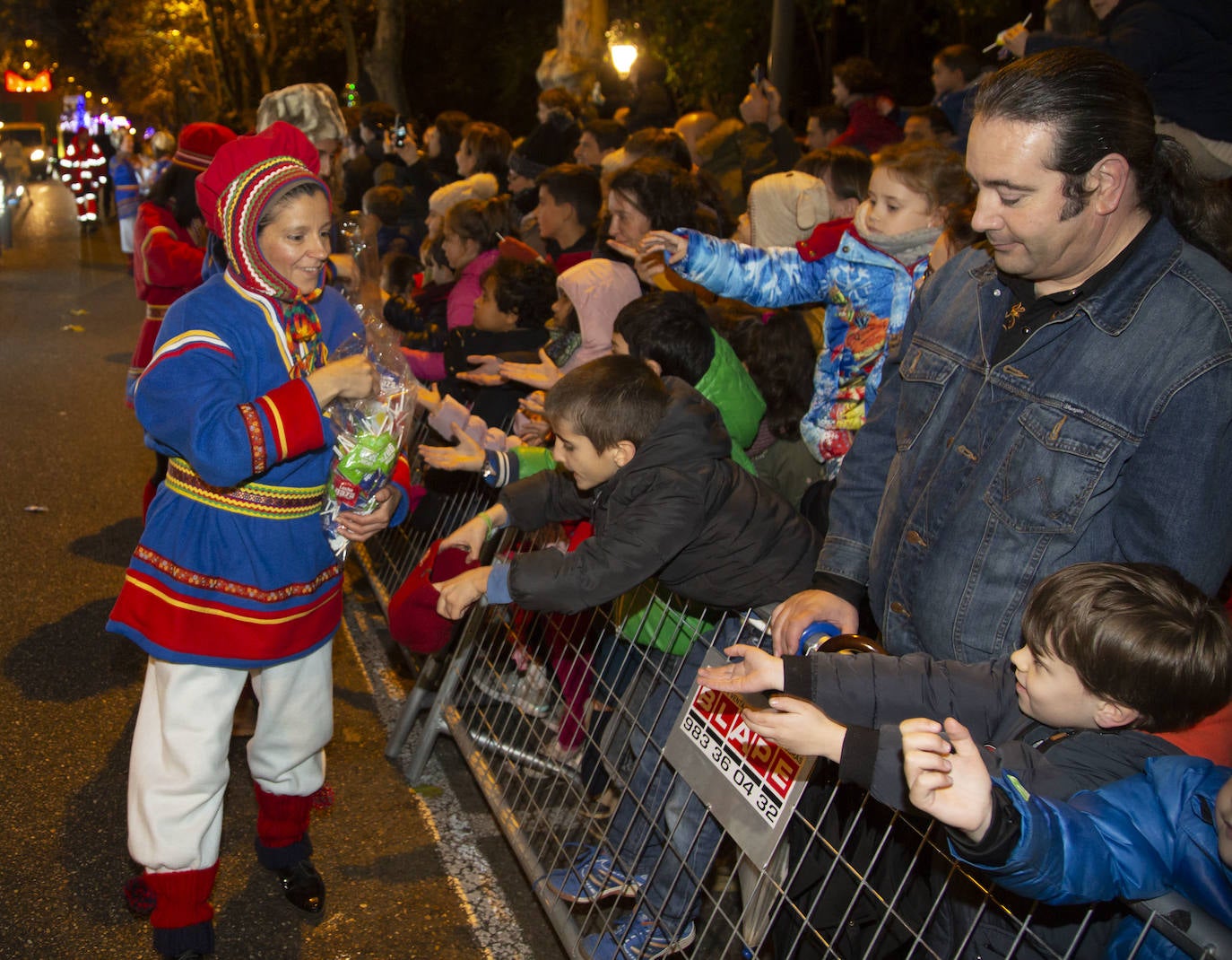La Navidad se ha adelantado y Papá Noel ya recorre las calles de Valladolid. 
