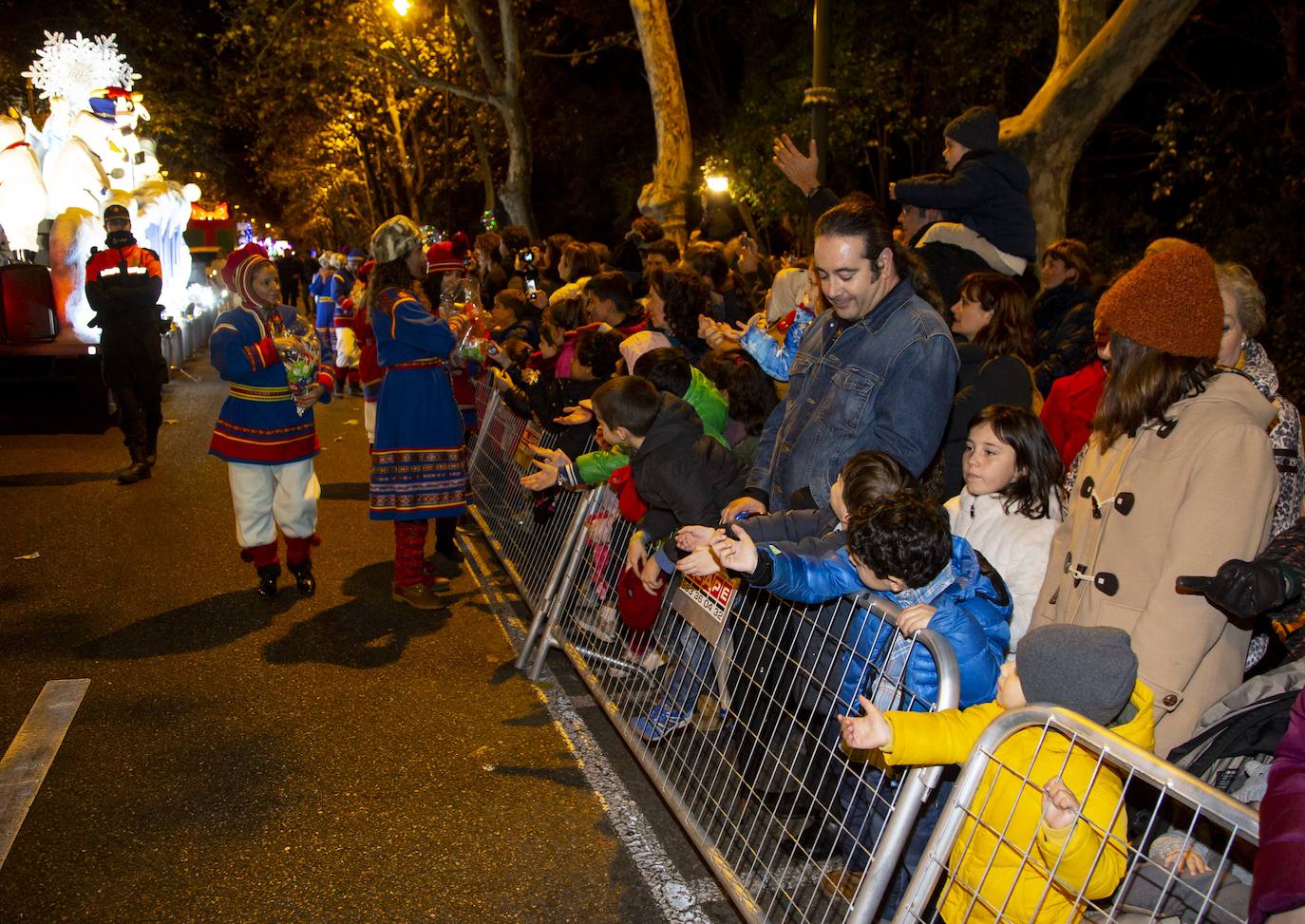 La Navidad se ha adelantado y Papá Noel ya recorre las calles de Valladolid. 