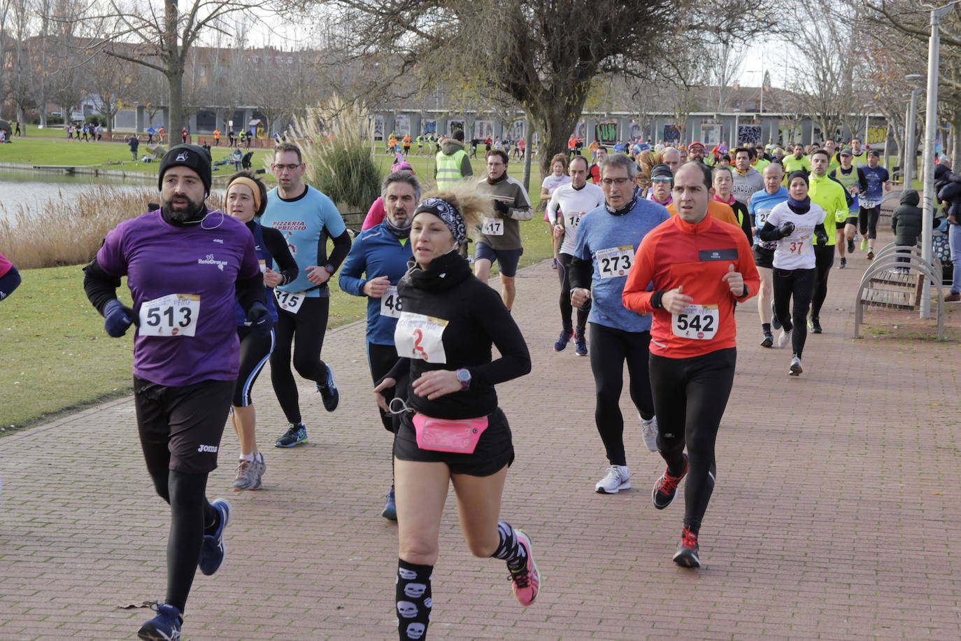 Corredores de toda la región han participado este domingo en la XXXVIII Carrera Pedestre Popular del Pavo de Laguna de Duero. El recorrido, de siete kilómetros, arrancó a las 10:30 horas desde las inmediaciones del polideportivo y discurrió por la avenida La Laguna, las calles Cea y Pisuerga y las Avenidas Juan de Austria y Las Salinas. 