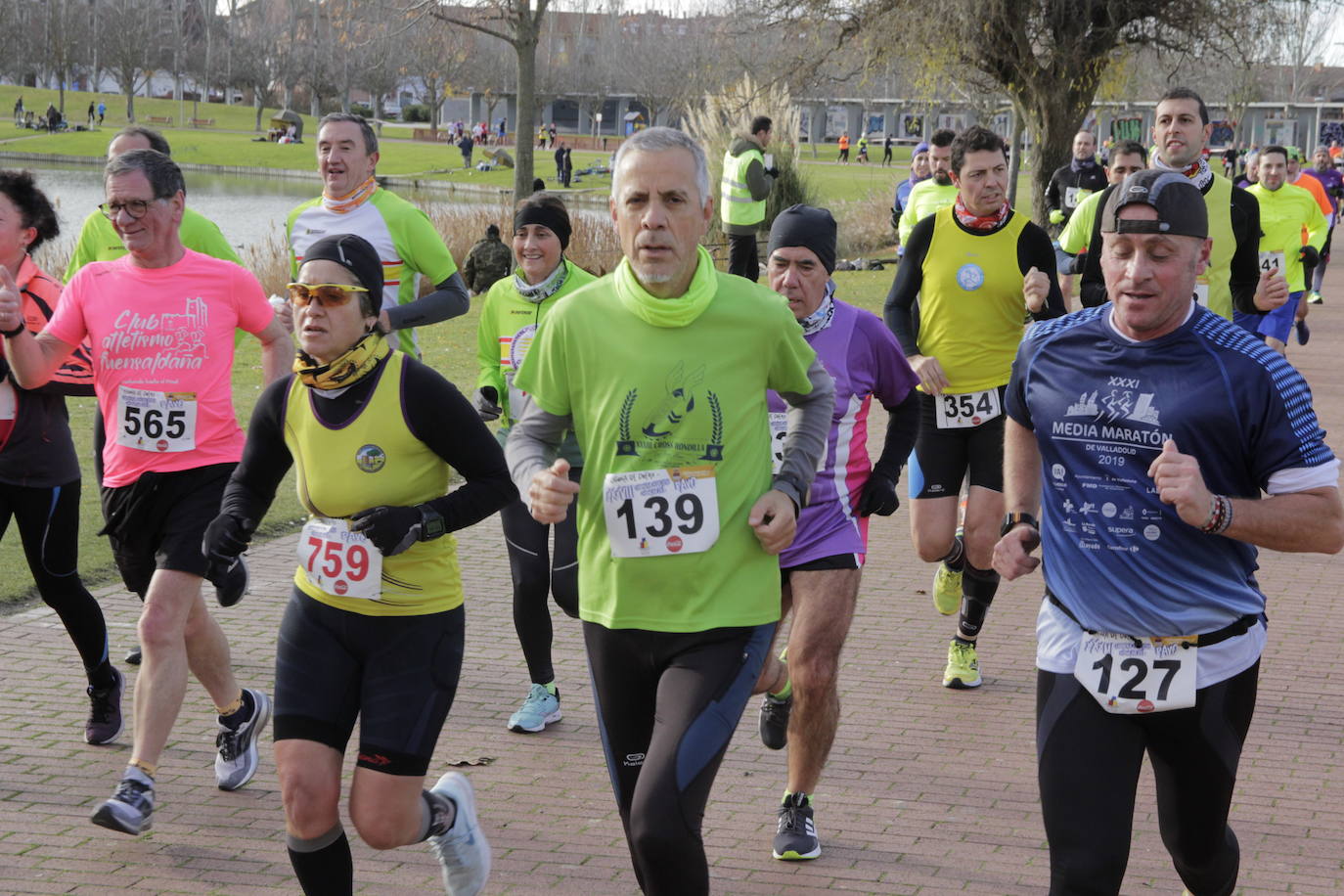 Corredores de toda la región han participado este domingo en la XXXVIII Carrera Pedestre Popular del Pavo de Laguna de Duero. El recorrido, de siete kilómetros, arrancó a las 10:30 horas desde las inmediaciones del polideportivo y discurrió por la avenida La Laguna, las calles Cea y Pisuerga y las Avenidas Juan de Austria y Las Salinas. 