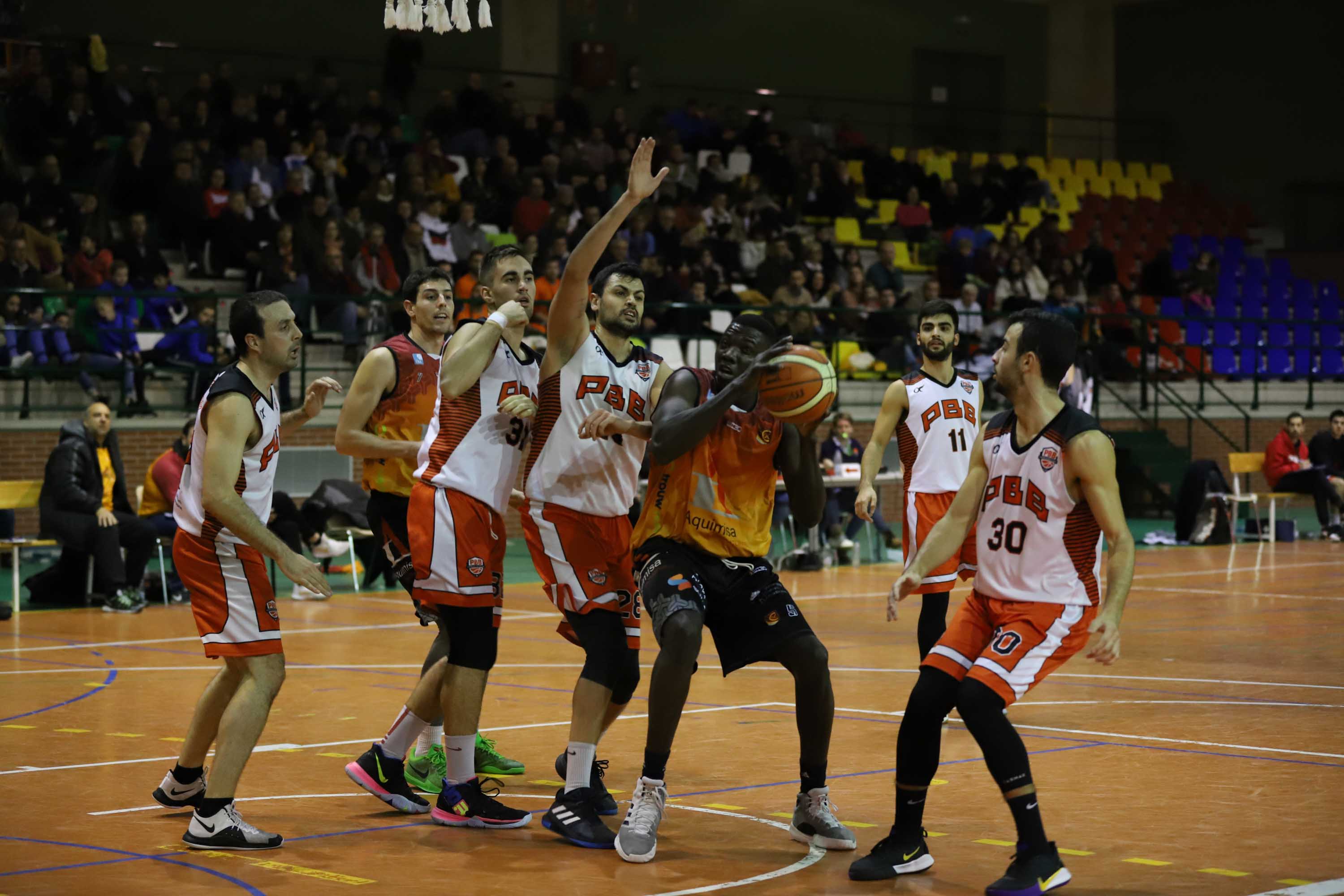 El equipo salmantino es líder invicto tras lograr su décima victoria. 