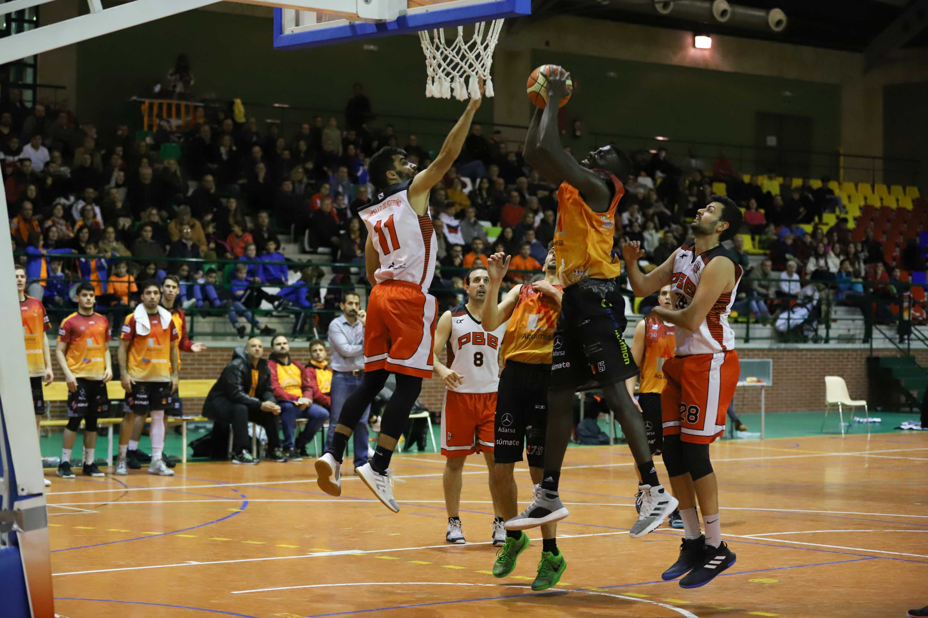 El equipo salmantino es líder invicto tras lograr su décima victoria. 