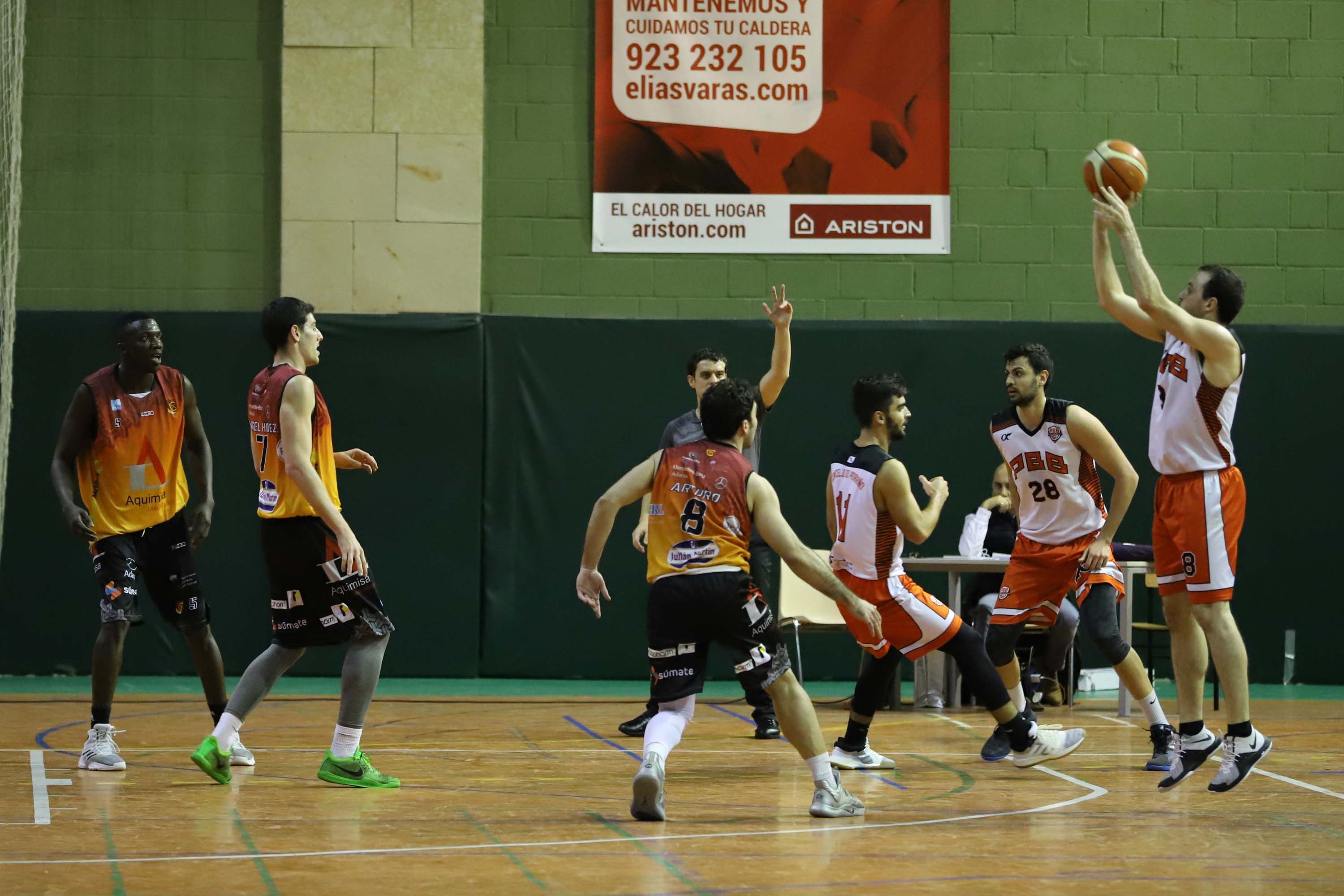 El equipo salmantino es líder invicto tras lograr su décima victoria. 