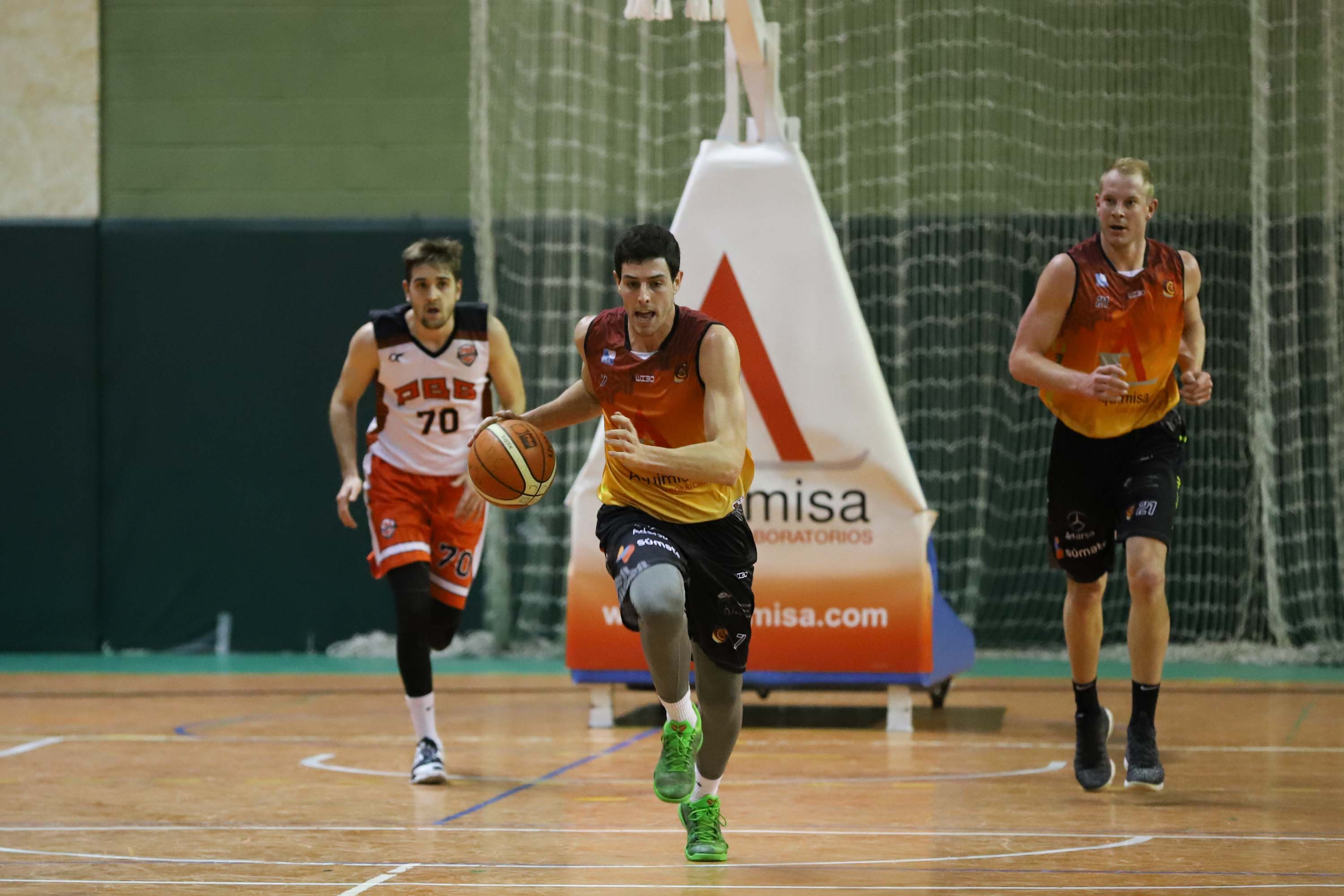 El equipo salmantino es líder invicto tras lograr su décima victoria. 