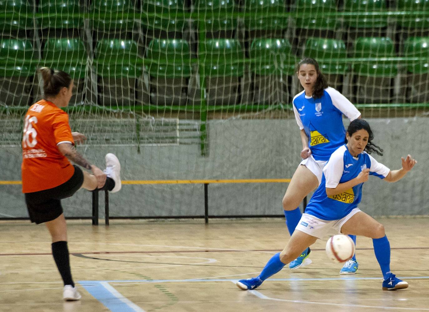 Partido de futbol sala femenino entre el Unami y el San Fernando 