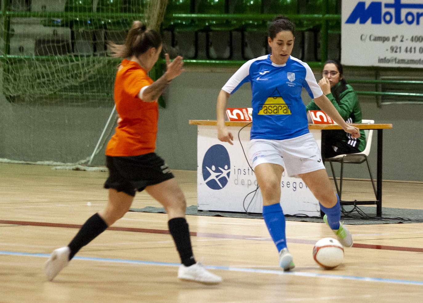 Partido de futbol sala femenino entre el Unami y el San Fernando 