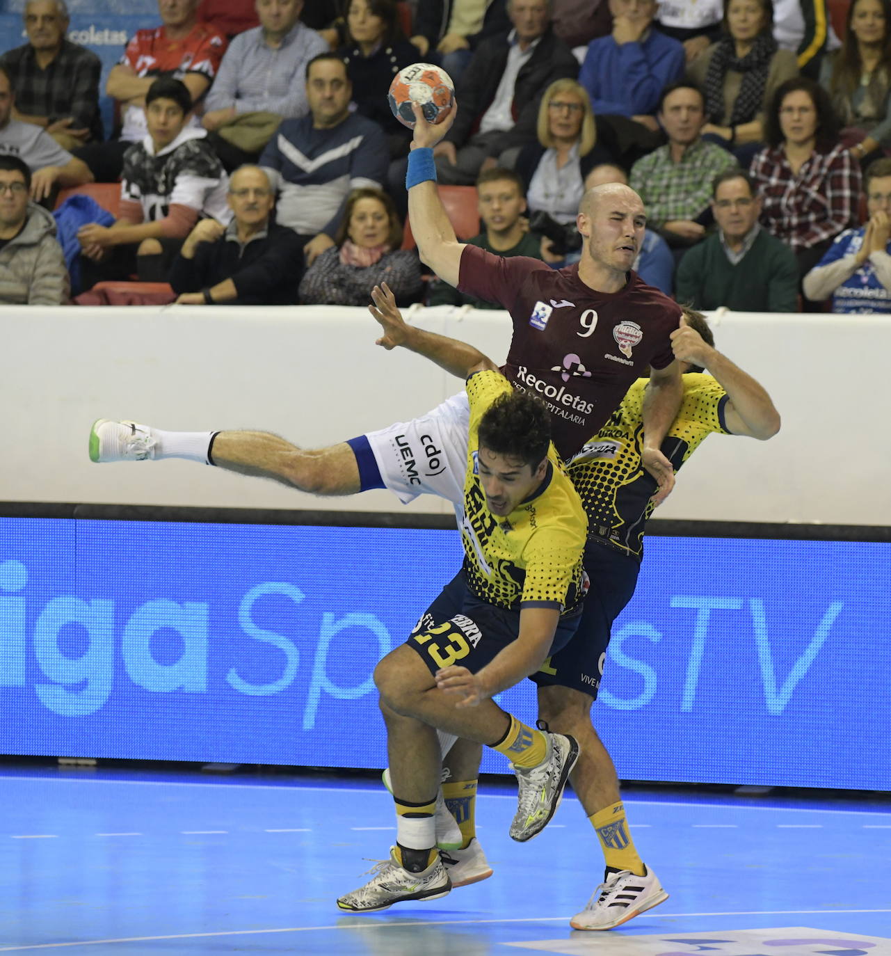 El equipo de Óscar Ollero no pudo sino caer en la clasificación para la final de la Copa Asobal. 