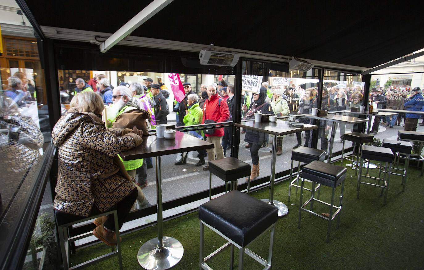 Fotos: Manifestación por las pensiones en Valladolid