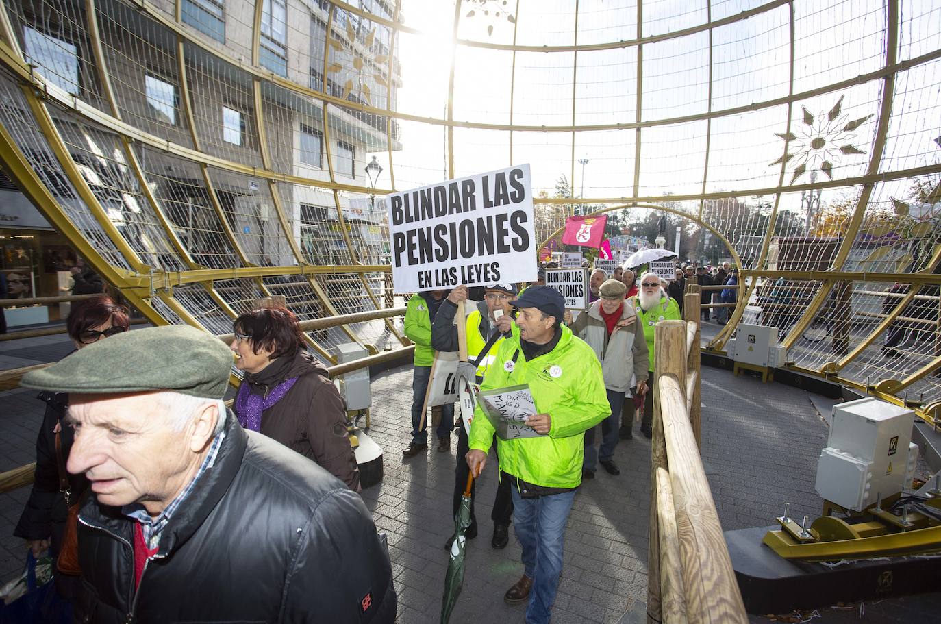 Fotos: Manifestación por las pensiones en Valladolid