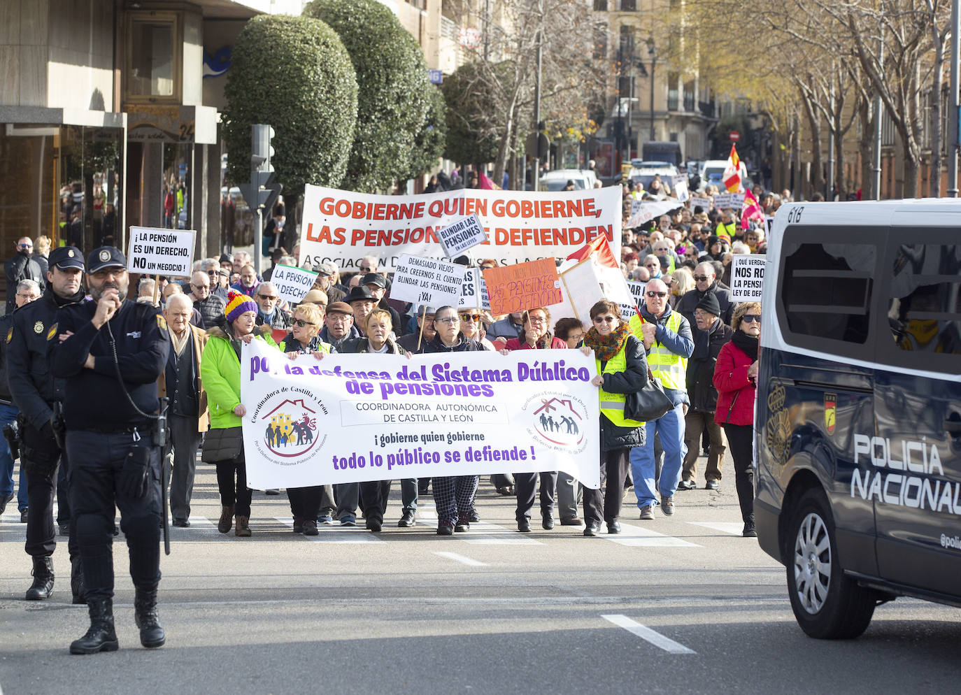 Fotos: Manifestación por las pensiones en Valladolid
