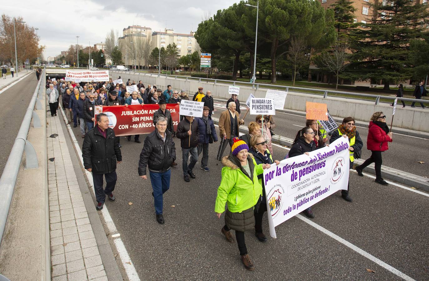 Fotos: Manifestación por las pensiones en Valladolid