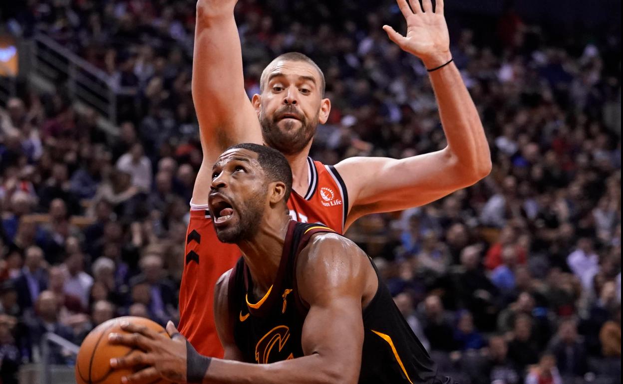 Show de Ricky sin premio y victoria de Marc e Ibaka