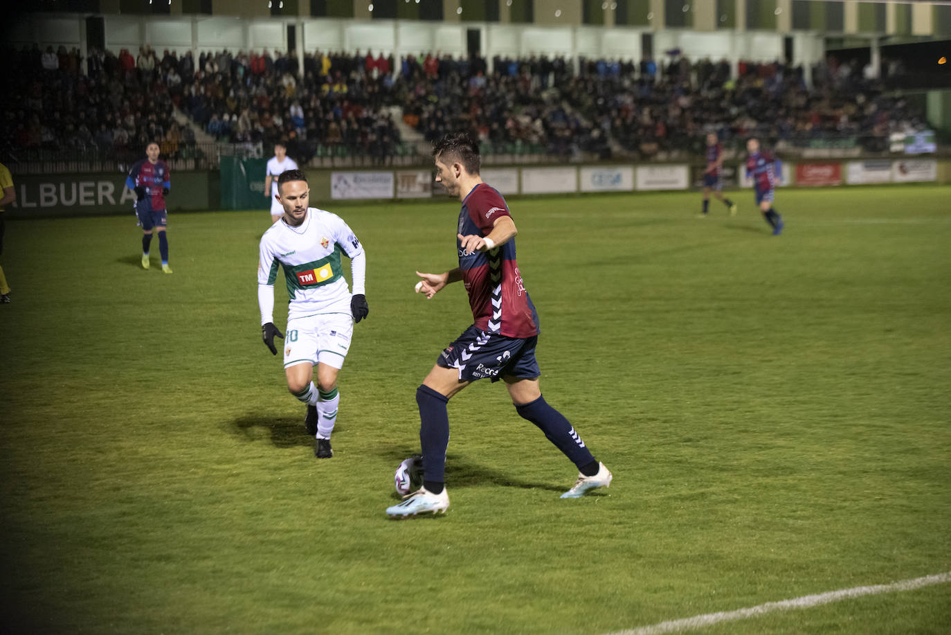 Jugadas del encuentro disputado frente al Elche en el municipal de La Albuera.