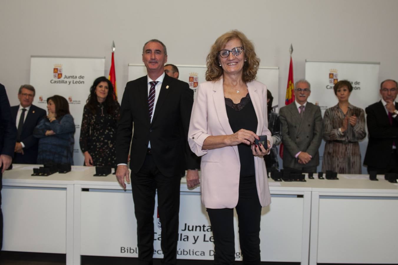 El delegado territorial, José Mazarías, ha trasladado el reconocimiento de la Junta de Castilla y León a 162 funcionarios y laborales que en 2019 culminan su carrera profesional al servicio de los ciudadanos y a los que reciben este año distinciones por años de servicio