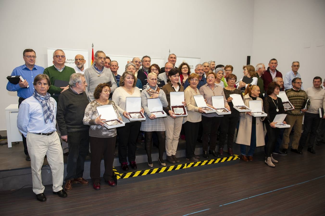 El delegado territorial, José Mazarías, ha trasladado el reconocimiento de la Junta de Castilla y León a 162 funcionarios y laborales que en 2019 culminan su carrera profesional al servicio de los ciudadanos y a los que reciben este año distinciones por años de servicio