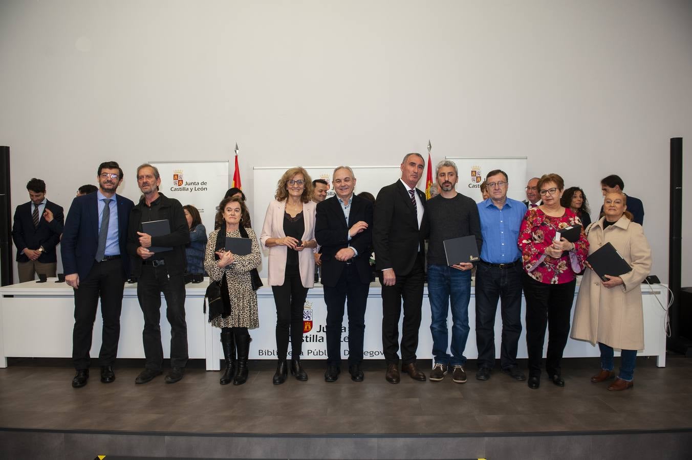 El delegado territorial, José Mazarías, ha trasladado el reconocimiento de la Junta de Castilla y León a 162 funcionarios y laborales que en 2019 culminan su carrera profesional al servicio de los ciudadanos y a los que reciben este año distinciones por años de servicio