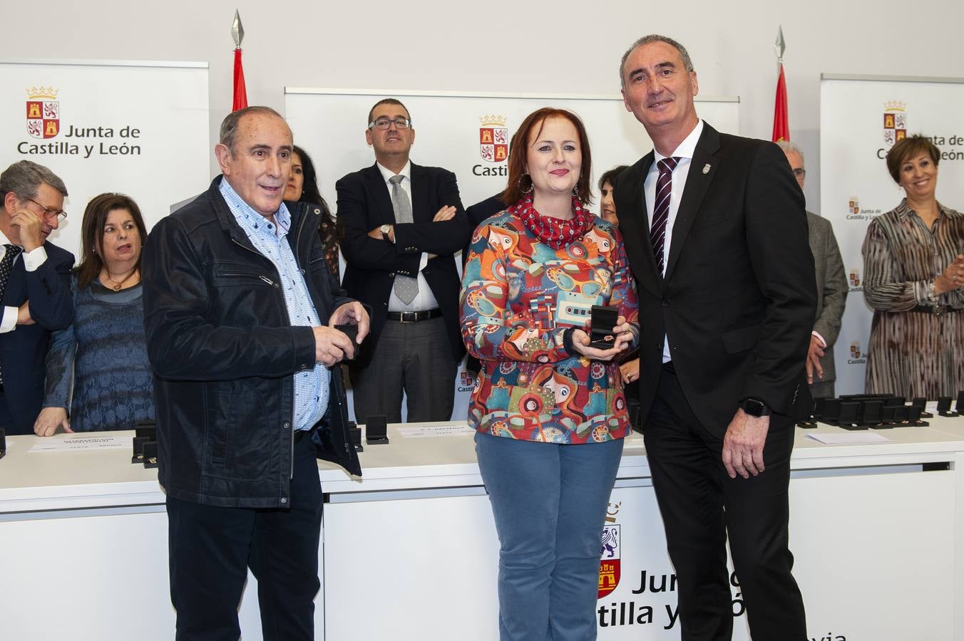 El delegado territorial, José Mazarías, ha trasladado el reconocimiento de la Junta de Castilla y León a 162 funcionarios y laborales que en 2019 culminan su carrera profesional al servicio de los ciudadanos y a los que reciben este año distinciones por años de servicio