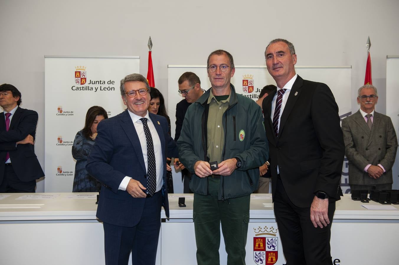 El delegado territorial, José Mazarías, ha trasladado el reconocimiento de la Junta de Castilla y León a 162 funcionarios y laborales que en 2019 culminan su carrera profesional al servicio de los ciudadanos y a los que reciben este año distinciones por años de servicio