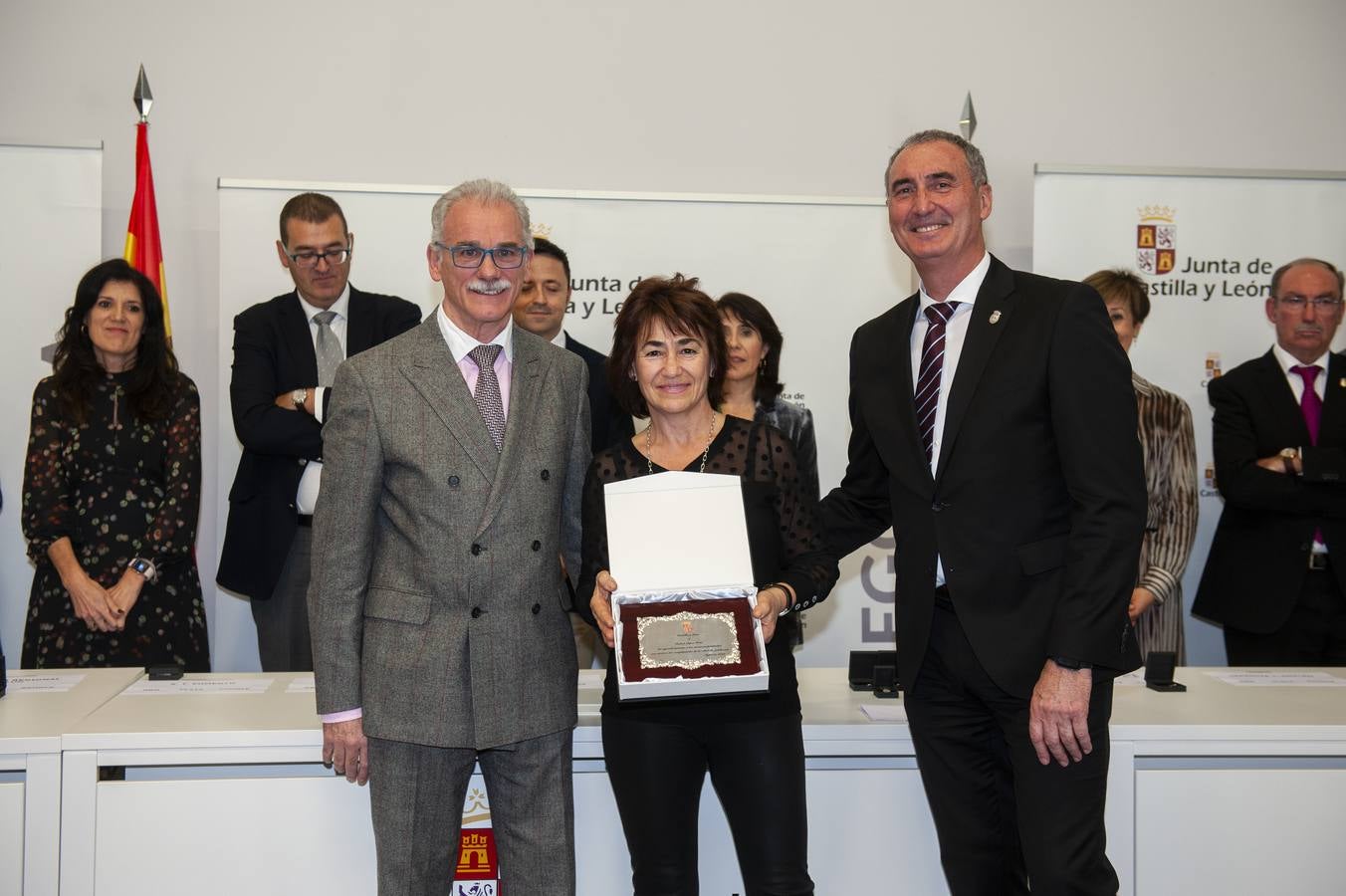 El delegado territorial, José Mazarías, ha trasladado el reconocimiento de la Junta de Castilla y León a 162 funcionarios y laborales que en 2019 culminan su carrera profesional al servicio de los ciudadanos y a los que reciben este año distinciones por años de servicio