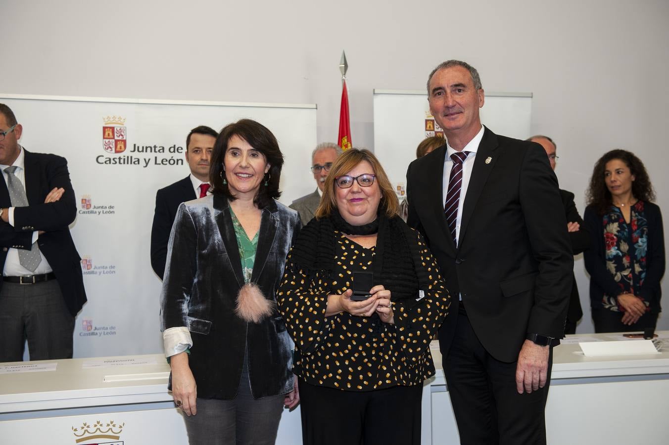 El delegado territorial, José Mazarías, ha trasladado el reconocimiento de la Junta de Castilla y León a 162 funcionarios y laborales que en 2019 culminan su carrera profesional al servicio de los ciudadanos y a los que reciben este año distinciones por años de servicio