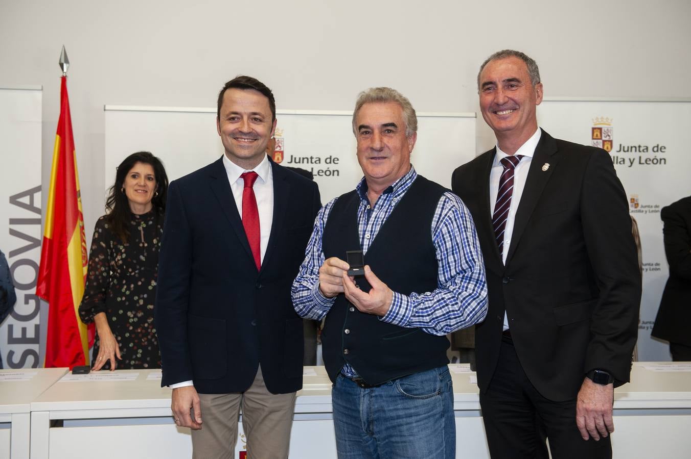 El delegado territorial, José Mazarías, ha trasladado el reconocimiento de la Junta de Castilla y León a 162 funcionarios y laborales que en 2019 culminan su carrera profesional al servicio de los ciudadanos y a los que reciben este año distinciones por años de servicio