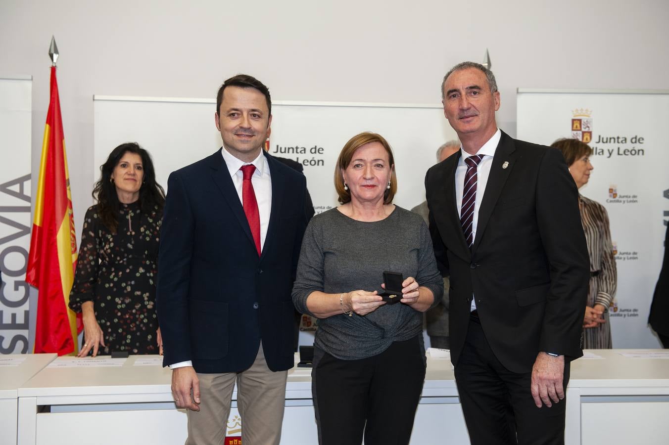 El delegado territorial, José Mazarías, ha trasladado el reconocimiento de la Junta de Castilla y León a 162 funcionarios y laborales que en 2019 culminan su carrera profesional al servicio de los ciudadanos y a los que reciben este año distinciones por años de servicio