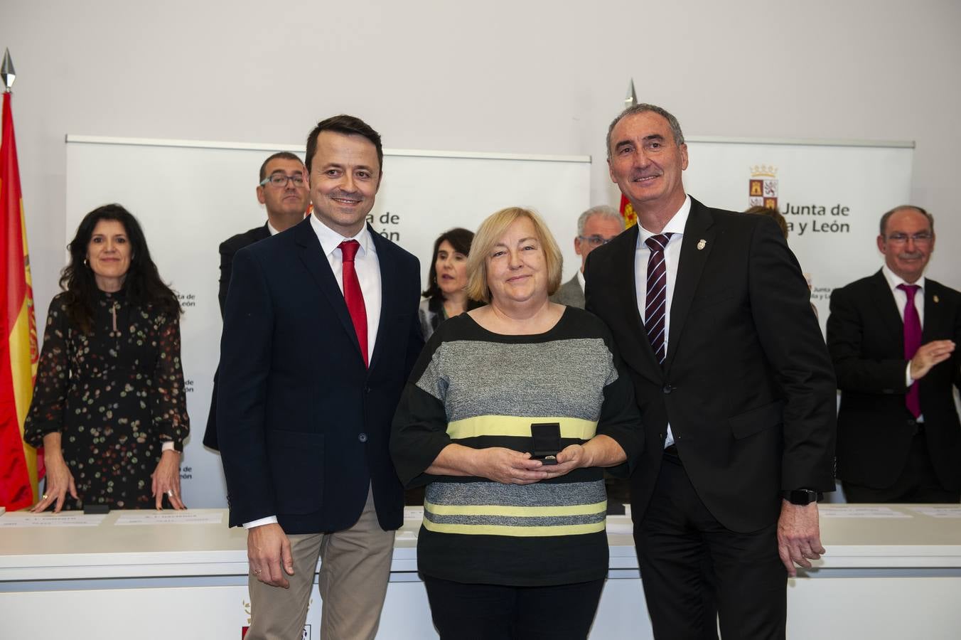 El delegado territorial, José Mazarías, ha trasladado el reconocimiento de la Junta de Castilla y León a 162 funcionarios y laborales que en 2019 culminan su carrera profesional al servicio de los ciudadanos y a los que reciben este año distinciones por años de servicio