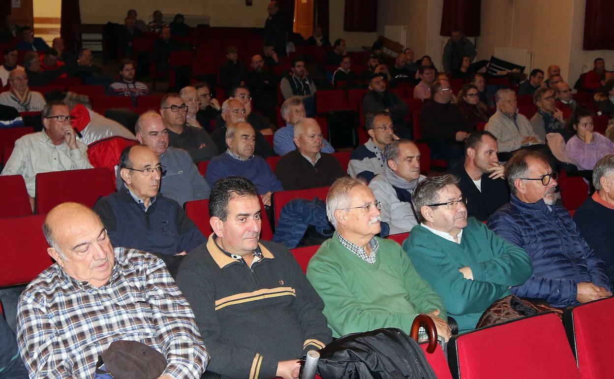 Vista del público asistente a la última asamblea de la Segoviana, en 1 de diciembre. 