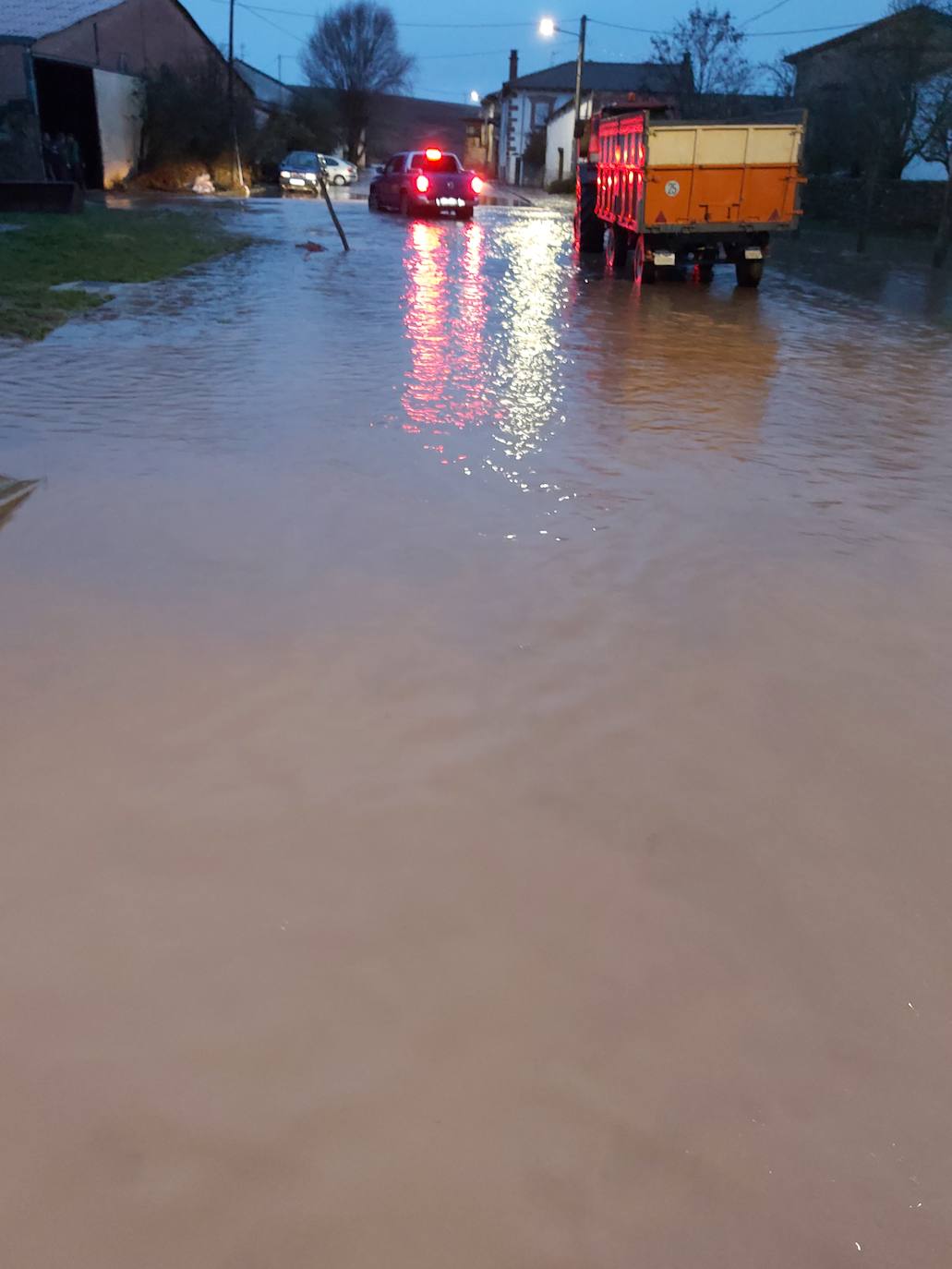 La zona norte de Palencia trata de recuperar la normalidad tras las inundaciones. 