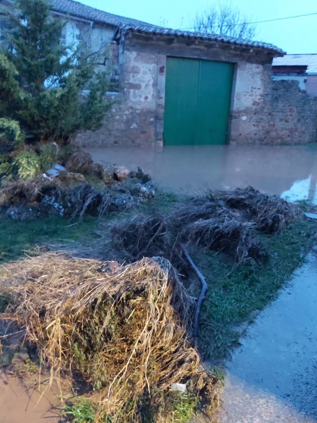 La zona norte de Palencia trata de recuperar la normalidad tras las inundaciones. 