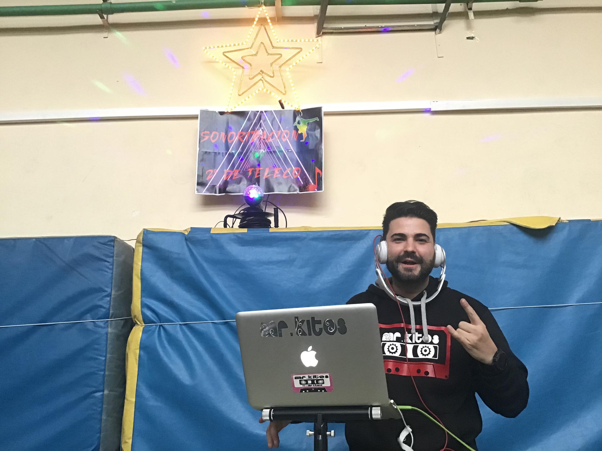 Más de 500 personas se dieron cita en el gimnasio del centro educativo, y lograron recaudar 1.450 euros que irán destinados a las ONG Educa Tanzania y Asalvo